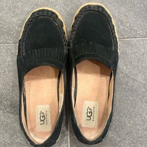 UGG. Women’s Flat Espadrille Loafers.  Black. Cute Fringe Upper. Size 6.5